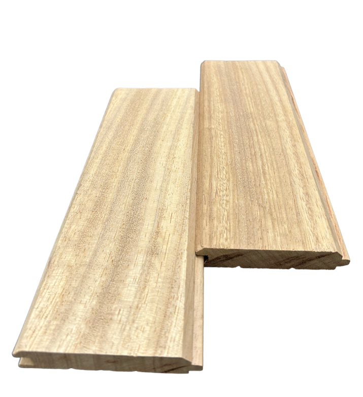 Pack 10 lamas (1,93 m2/caja) revestimiento de Pared o Techo machihembrado de Iroko 1,6x9x215 cm