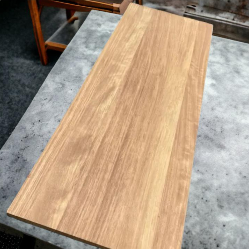 Peldaño de escalera en madera tropical de iroko 40x300x1000 mm