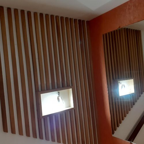 Pack 10 lamas de listón decorativo madera natural tropical FSC® en Iroko 15x45x2400 mm