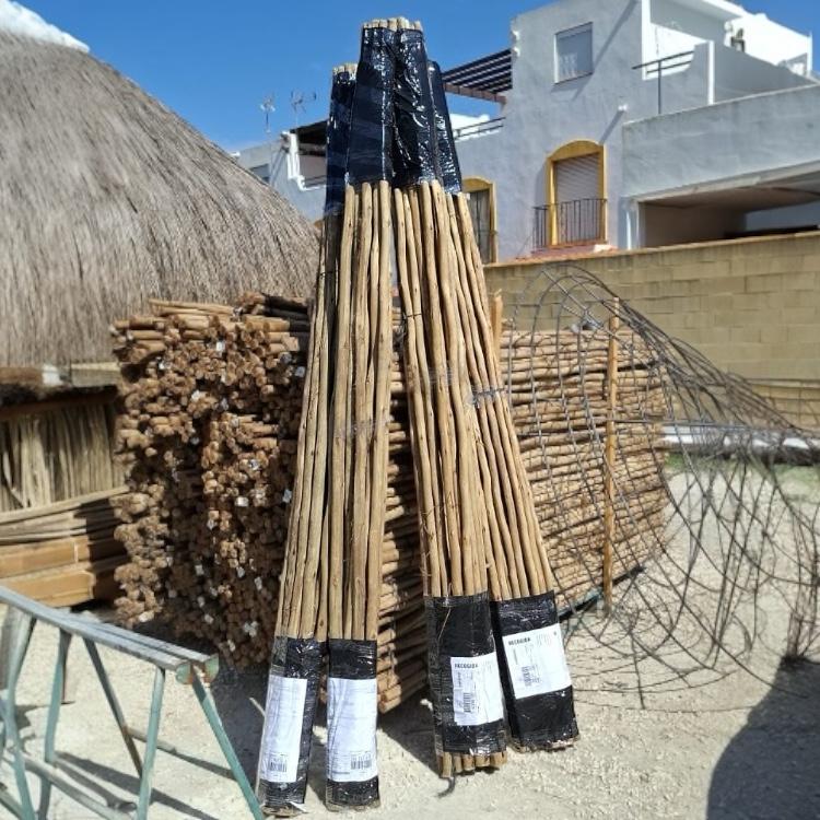 Palos Postes Tratados de Eucalipto