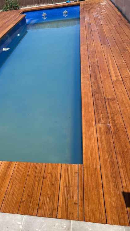 Pack 10 unidades (2.61 m2) suelo de bambú exterior color caramelo 18x140x1870 mm